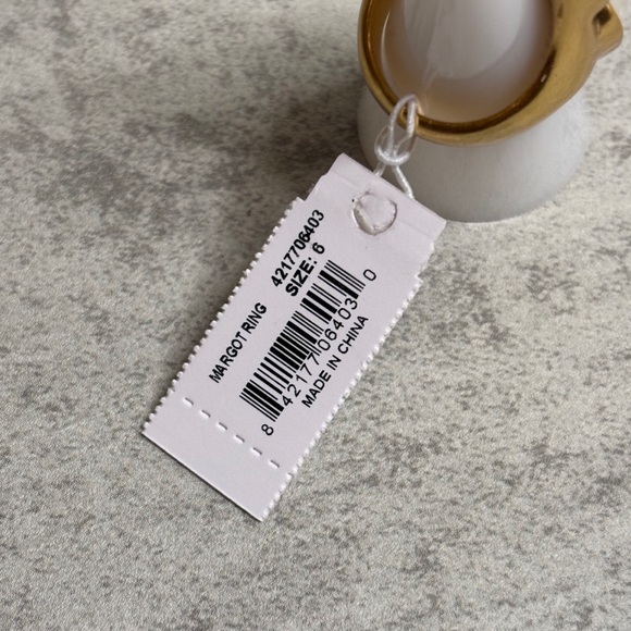 Kendra Scott Margot Cocktail Ring in White Mix/Vintage Gold (Size 6) - Picture 12 of 13